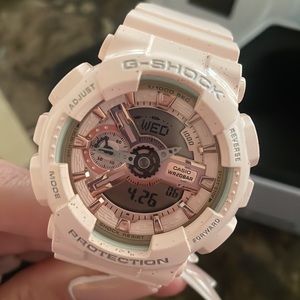 BRAND NEW never worn . Still in box Pink and rose gold womens g shock watch